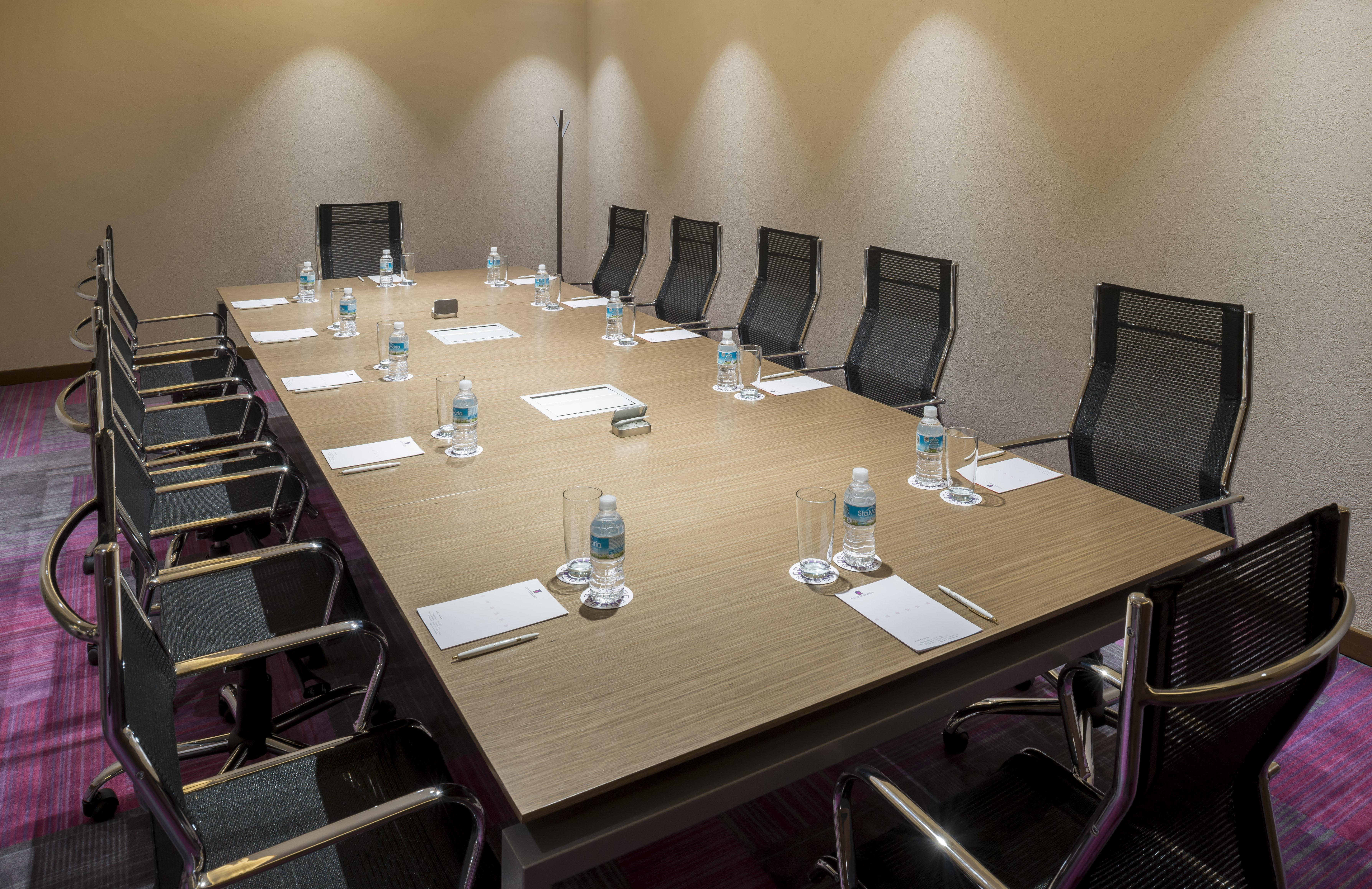 Hotel Camino Real Pedregal Mexico Exteriér fotografie A boardroom table