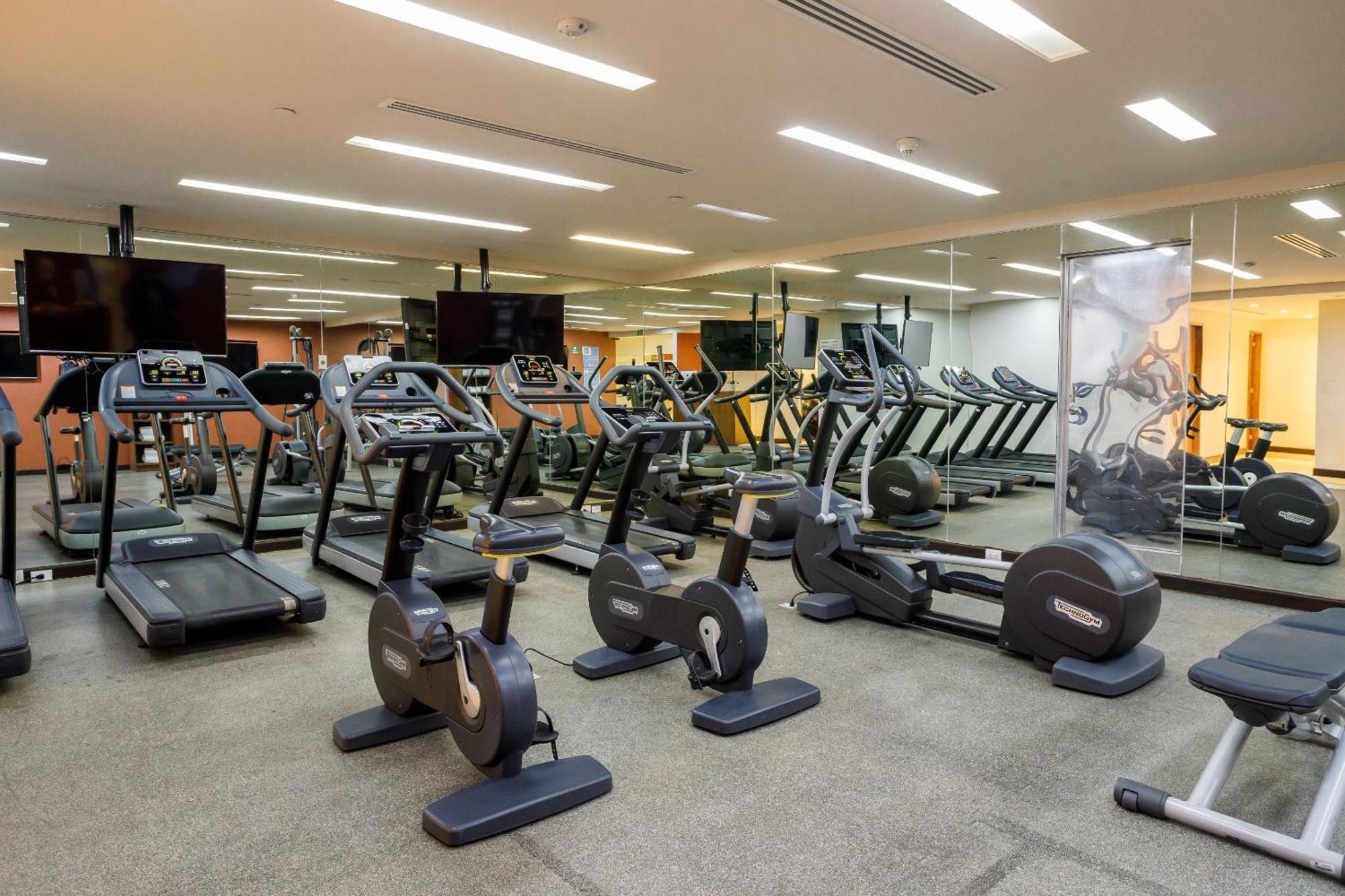 Hotel Camino Real Pedregal Mexico Exteriér fotografie A gym at a hotel